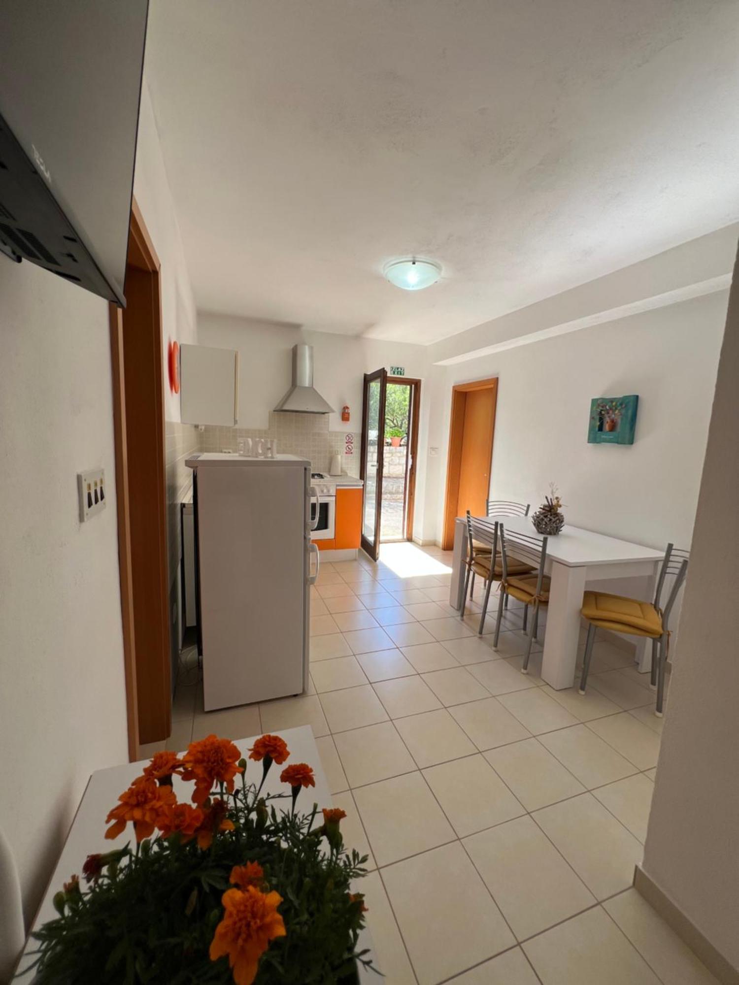 Apartment Viola Supetar Exterior photo