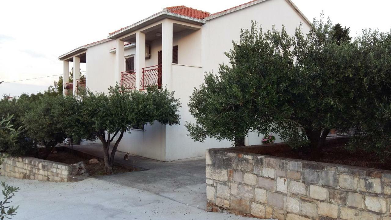 Apartment Viola Supetar Exterior photo